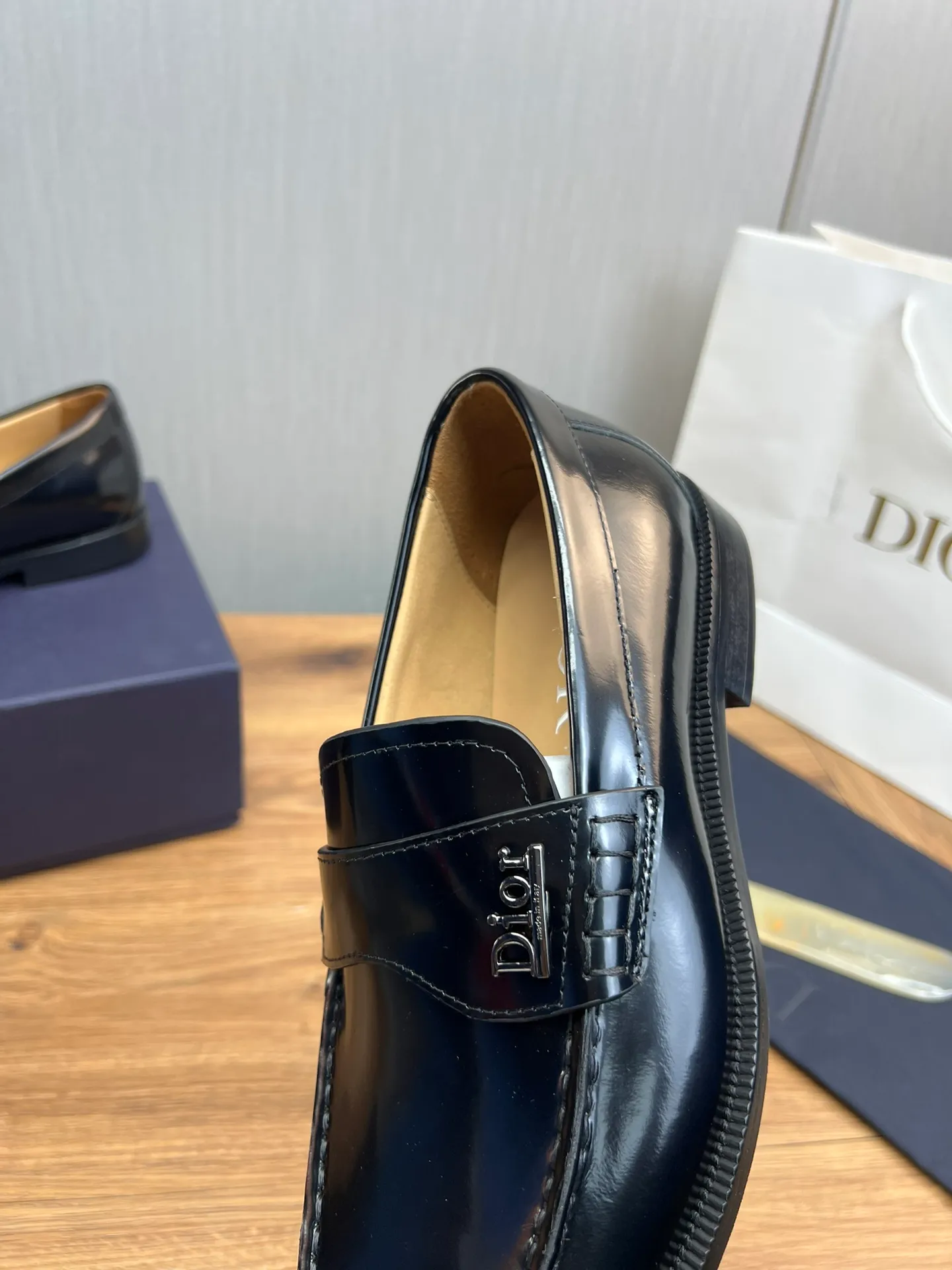Men's men's shoes💰560💰 Dior. Men's business casual leather shoes👞all use imported original brand leather materials, just to create a more comfortable wearing experience. Upper: original cowhide, open edge beaded cowhide➕imported sheepskin lining, original non-slip and wear-resistant rubber outsole✔️36-45 (38.45 non-refundable)
